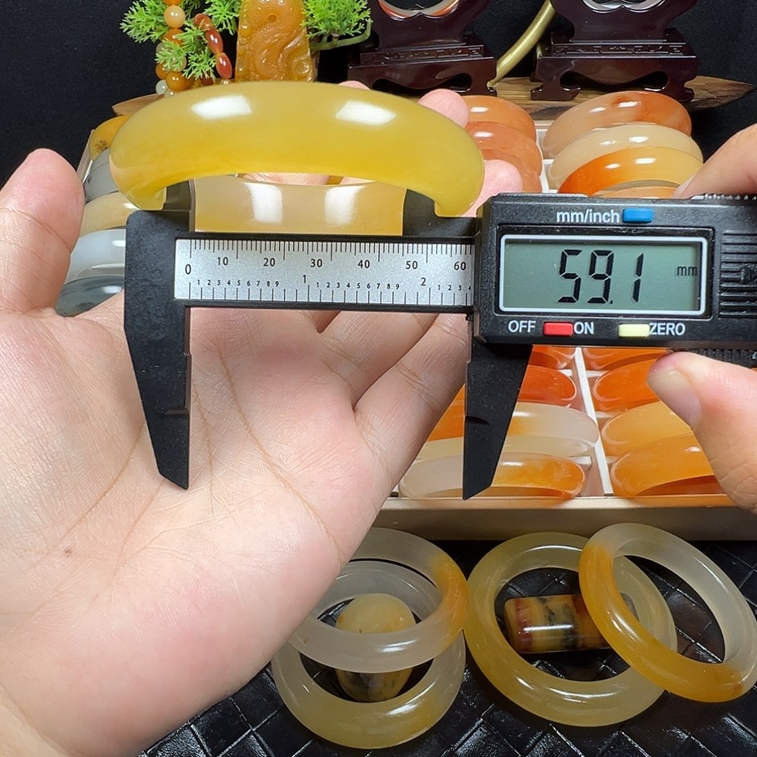 石英质玉（黄龙玉）未镶嵌手镯