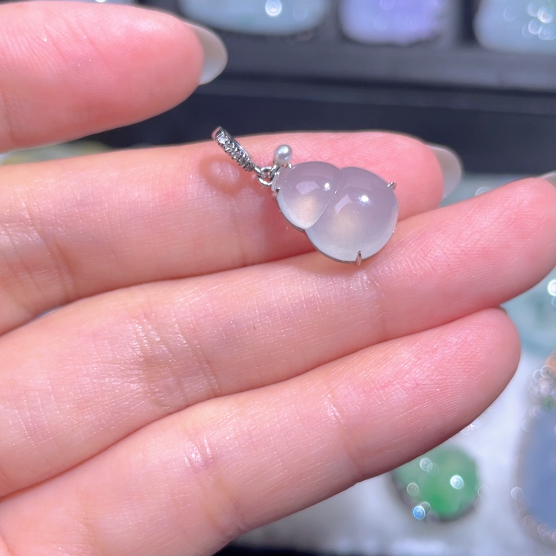 颈饰18K金镶嵌翡翠翡翠