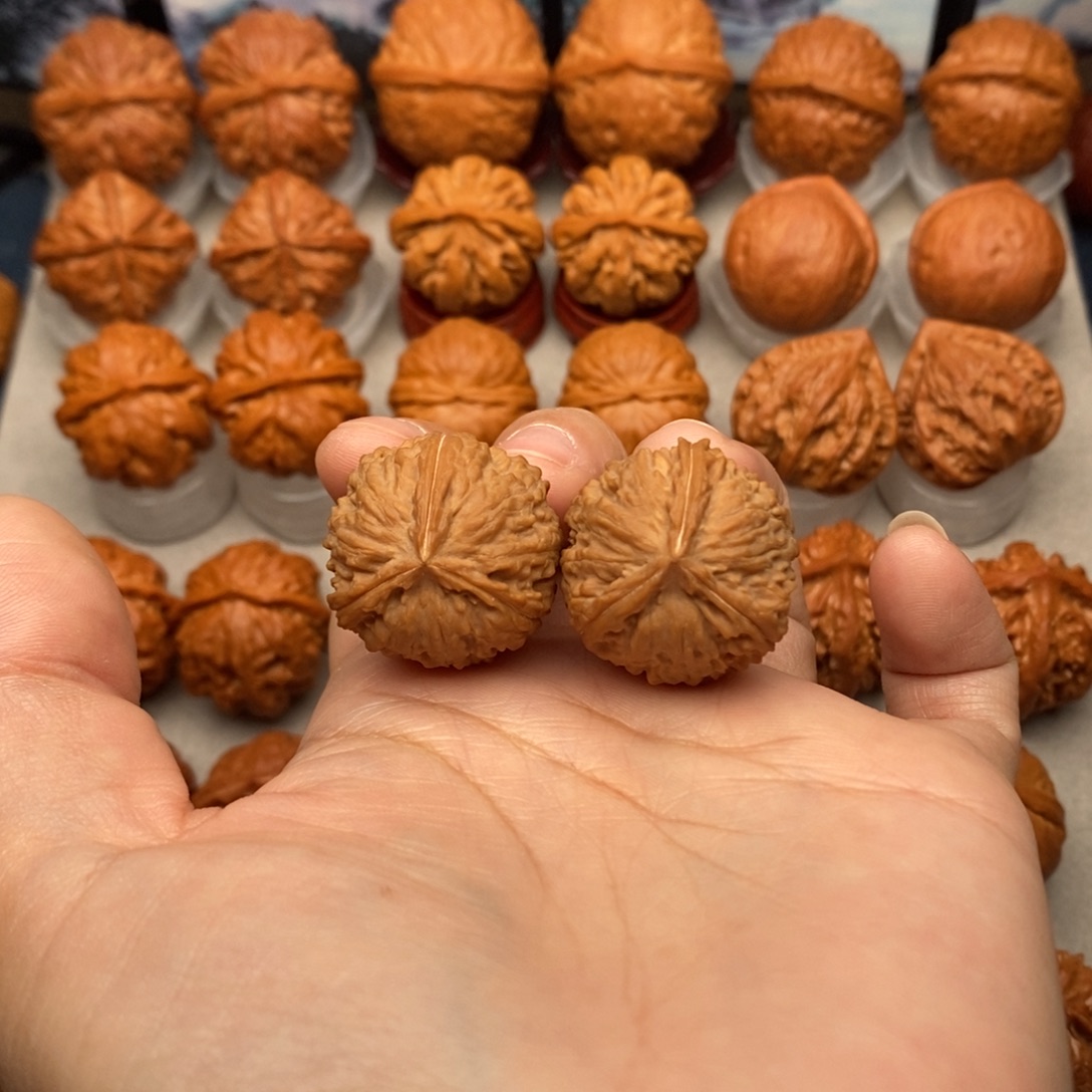 算***人把件文玩核桃三棱