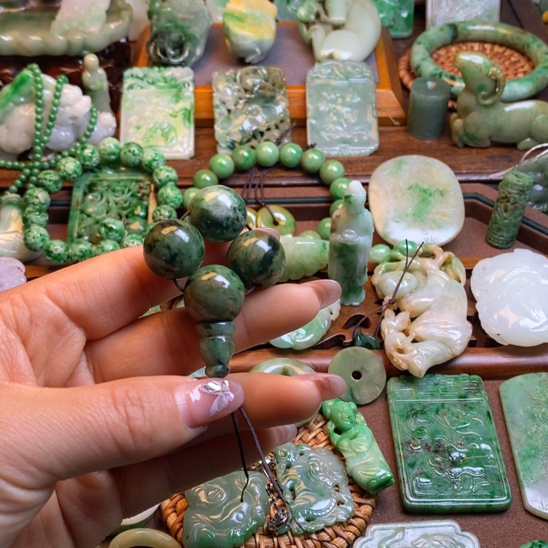 翡翠挂件未镶嵌一*