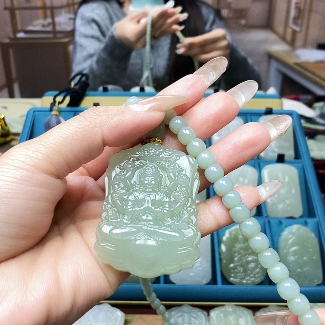 和田玉颈饰未镶嵌?****?