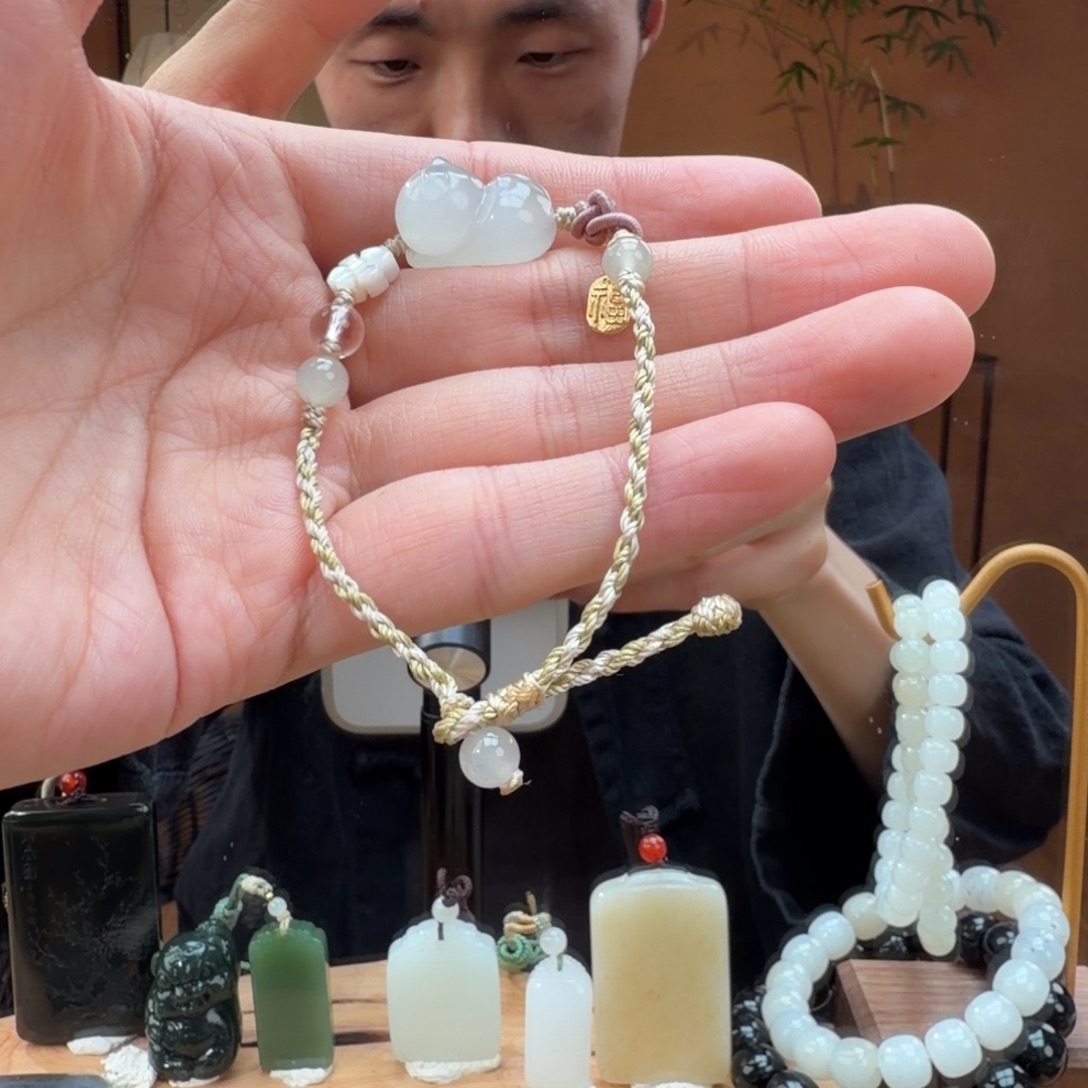 和田玉未镶嵌车挂