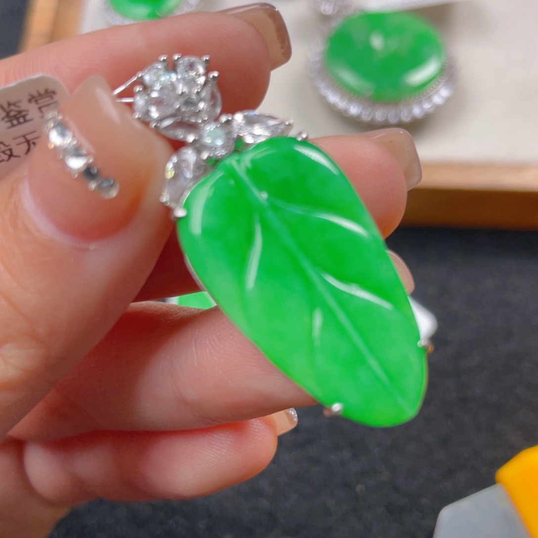 翡翠颈饰银S925镶嵌h h h h j