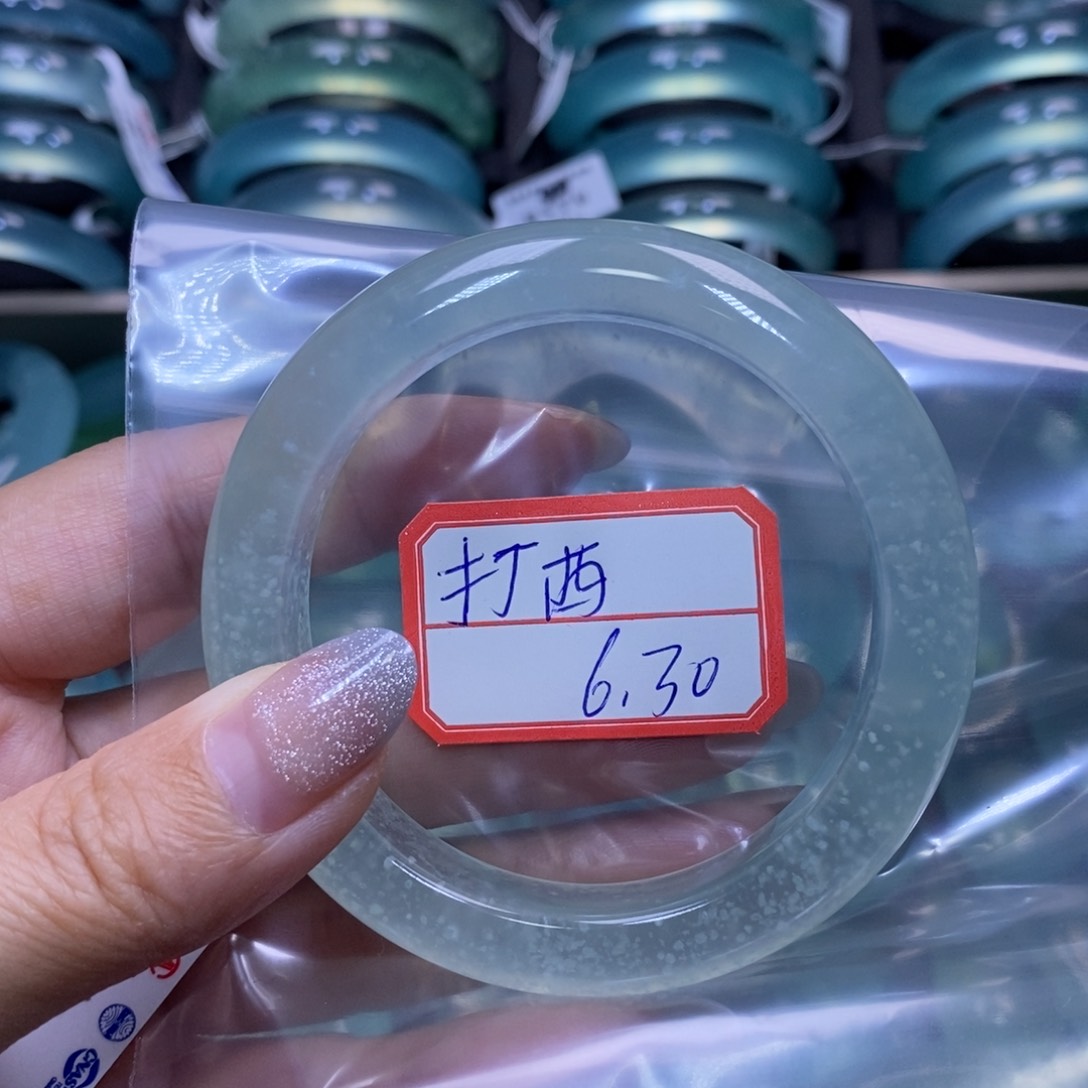 蛇纹石玉未镶嵌手镯打***?