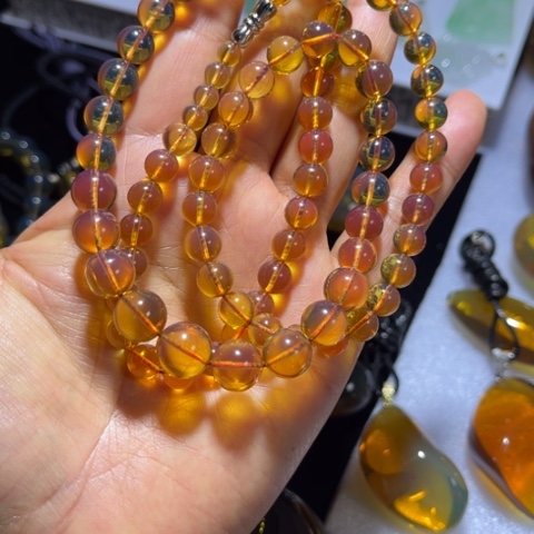 琥珀颈饰未镶嵌春*