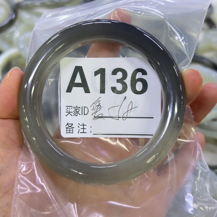 爱***天蛇纹石玉未镶嵌手镯