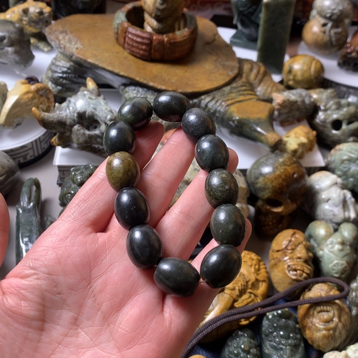 岫岩河磨玉（透闪石质玉）手链未镶嵌