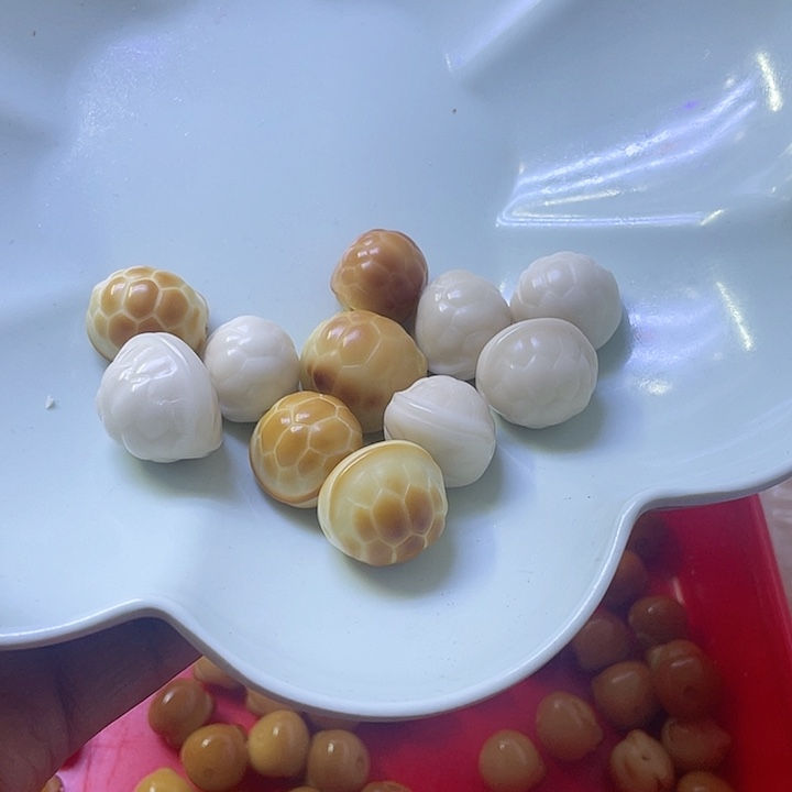 白玉菩提吊坠微瑕富贾二个