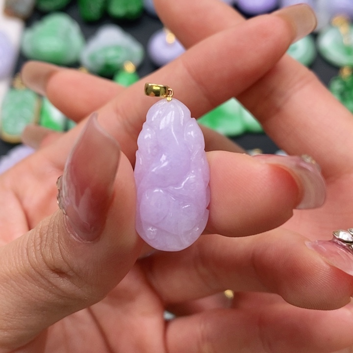 翡翠颈饰未镶嵌吊坠