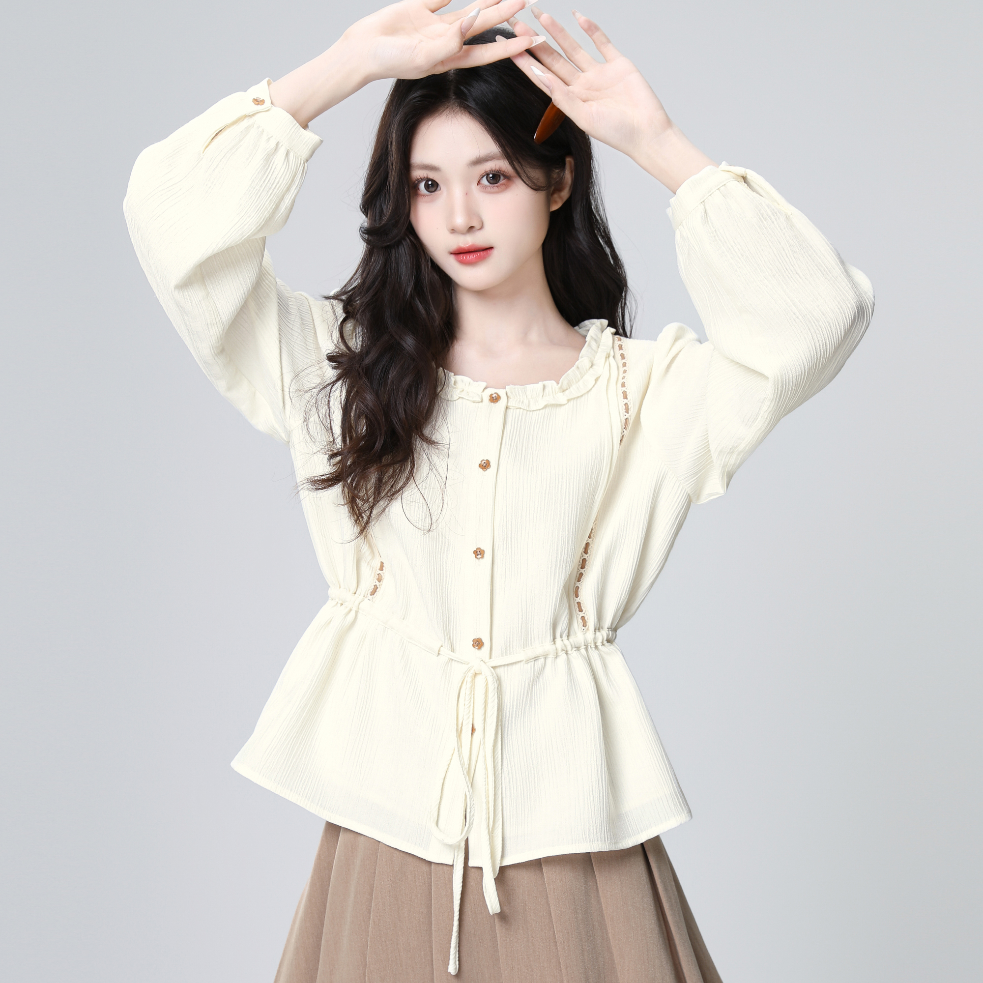 杏色收腰系带长袖衬衫女早秋2025春秋新款法式温柔风衬衣别致上衣