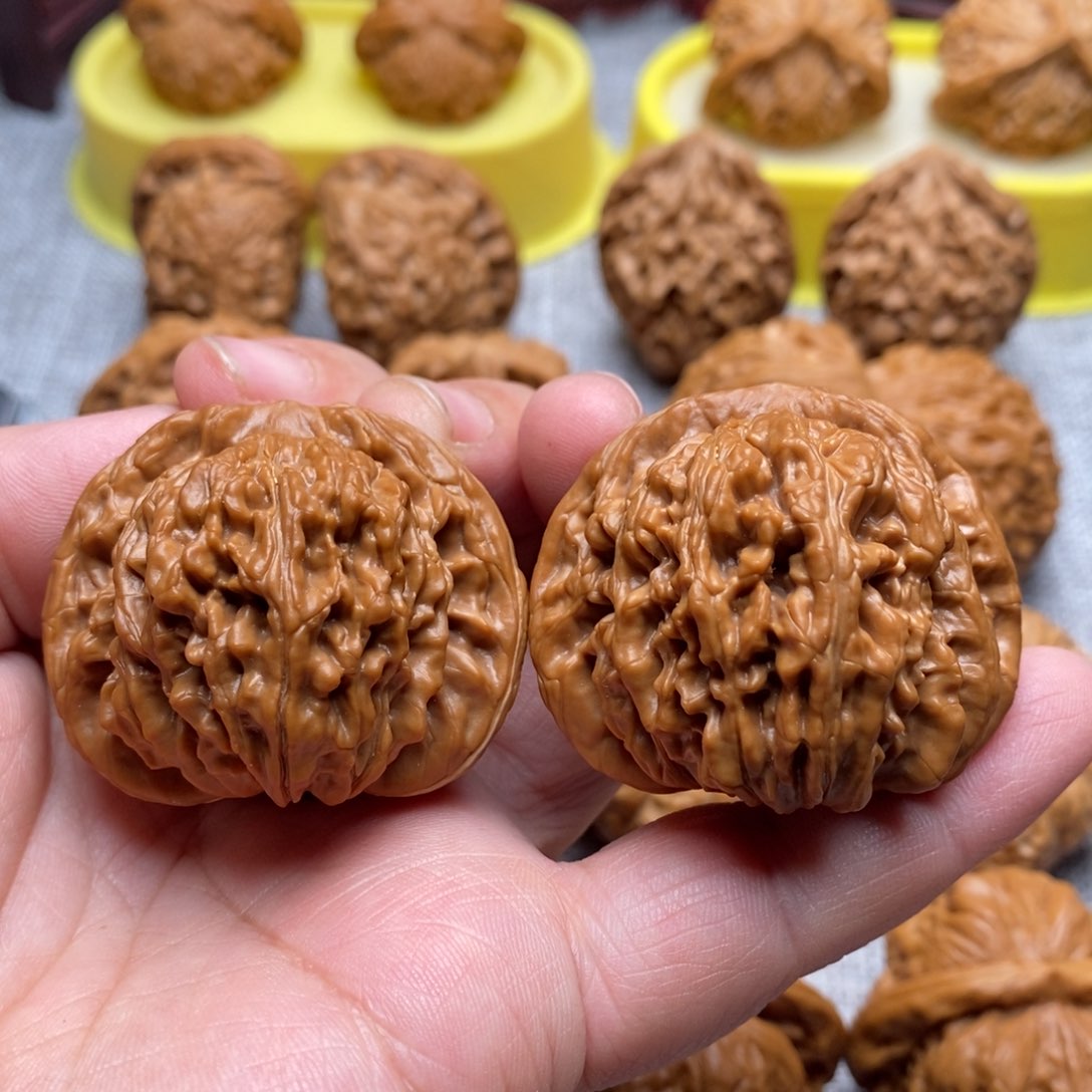 文玩核桃把件42全品汉高楼红皮