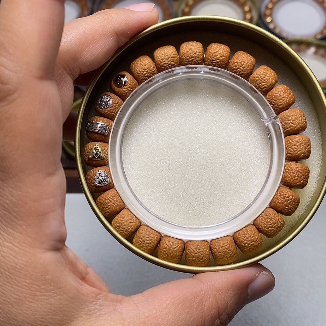 猴头核桃手串40号蛇鳞满天星五标10左右