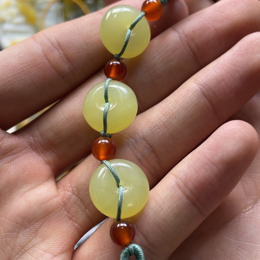 蛇纹石玉吊坠未镶嵌