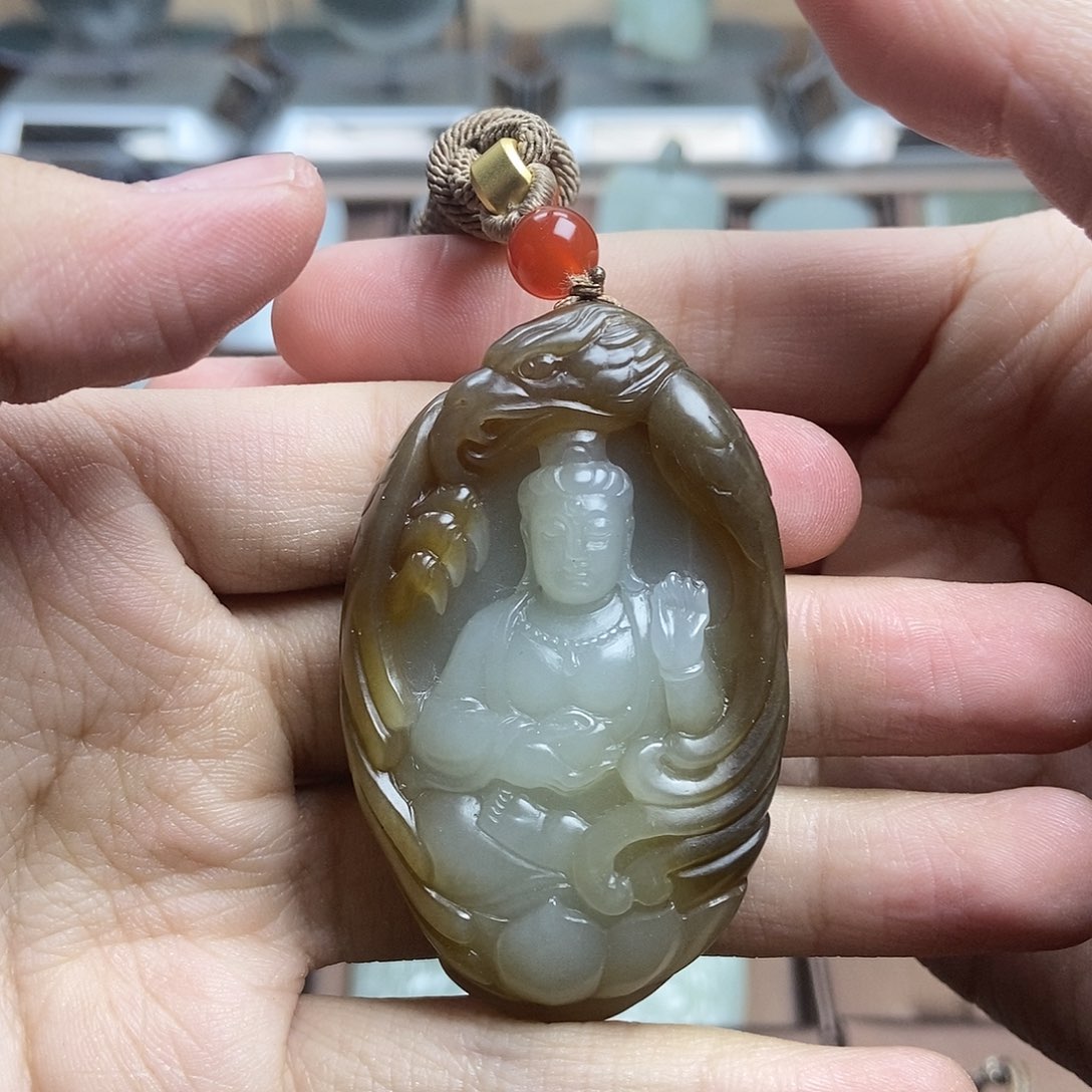 和田玉（糖玉）颈饰未镶嵌