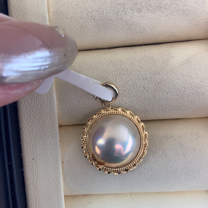 18K金镶嵌颈饰拼合珍珠（马贝珠）