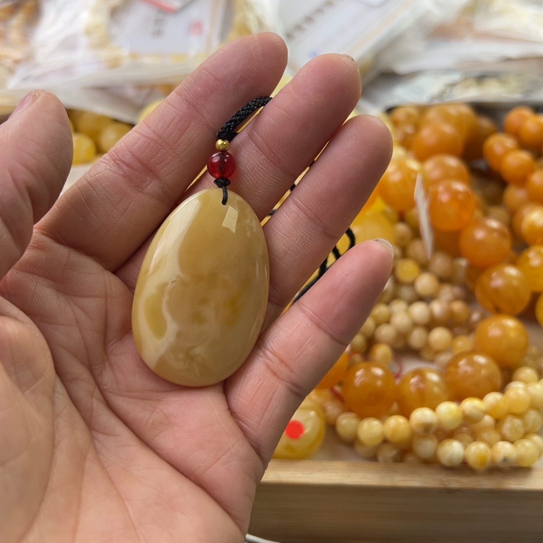 琥珀珠宝奇石未镶嵌
