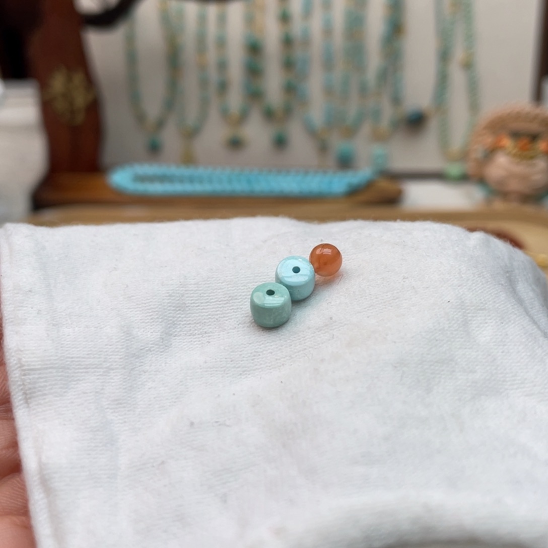 南红玛瑙雕刻件未镶嵌