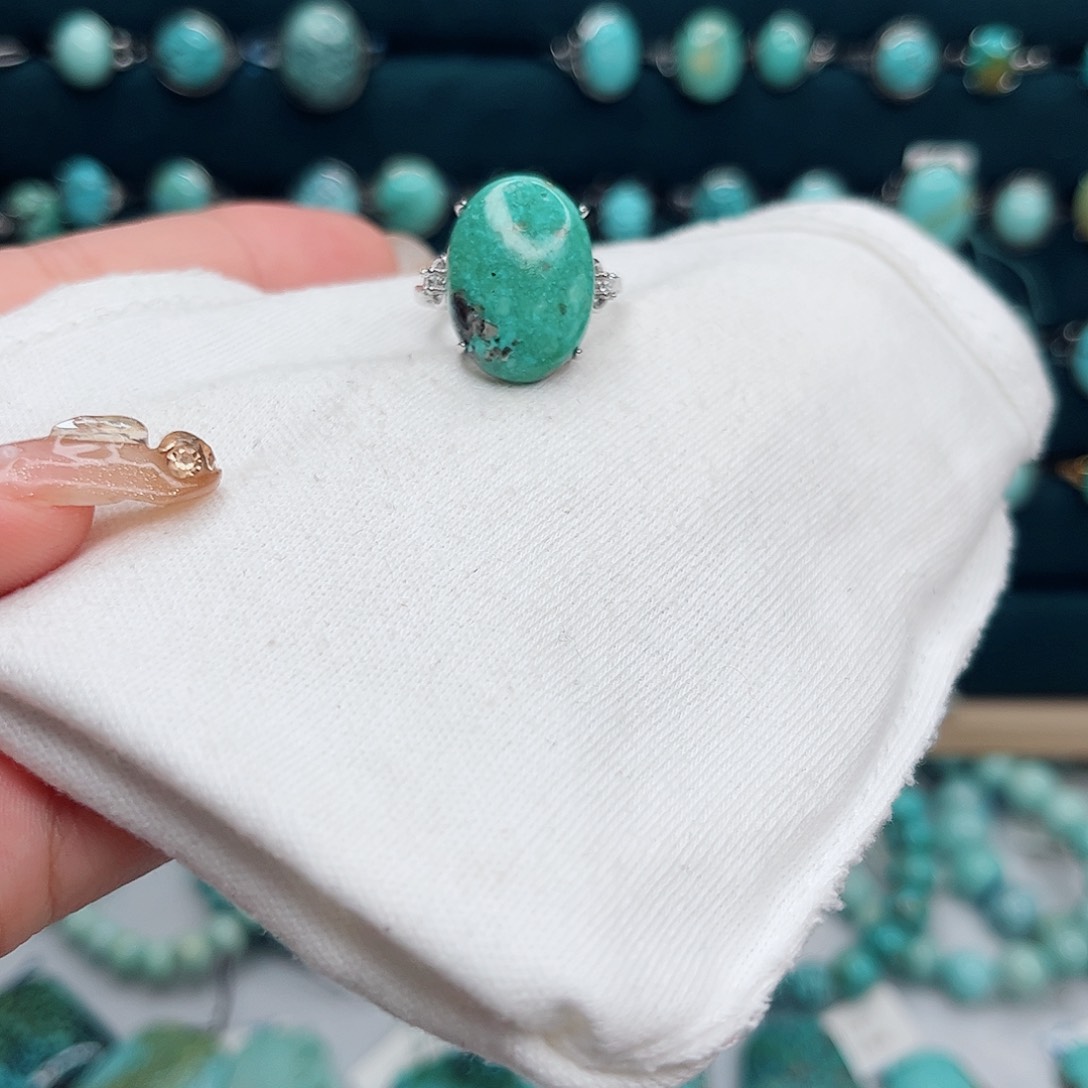 绿松石绿松石未镶嵌