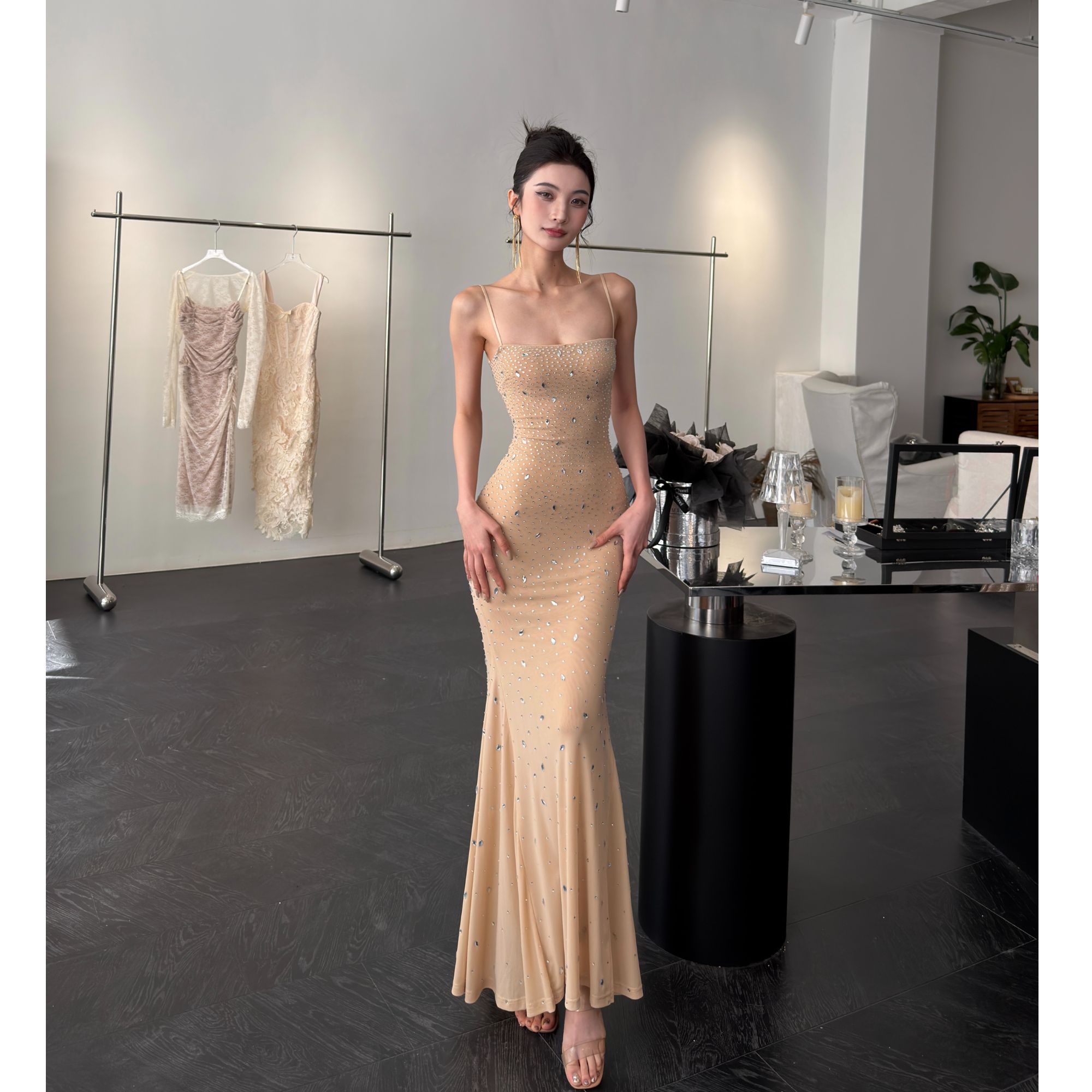 【JINGGUO轻奢】小众法式露背满钻吊带长裙气质高级礼服连衣裙7558