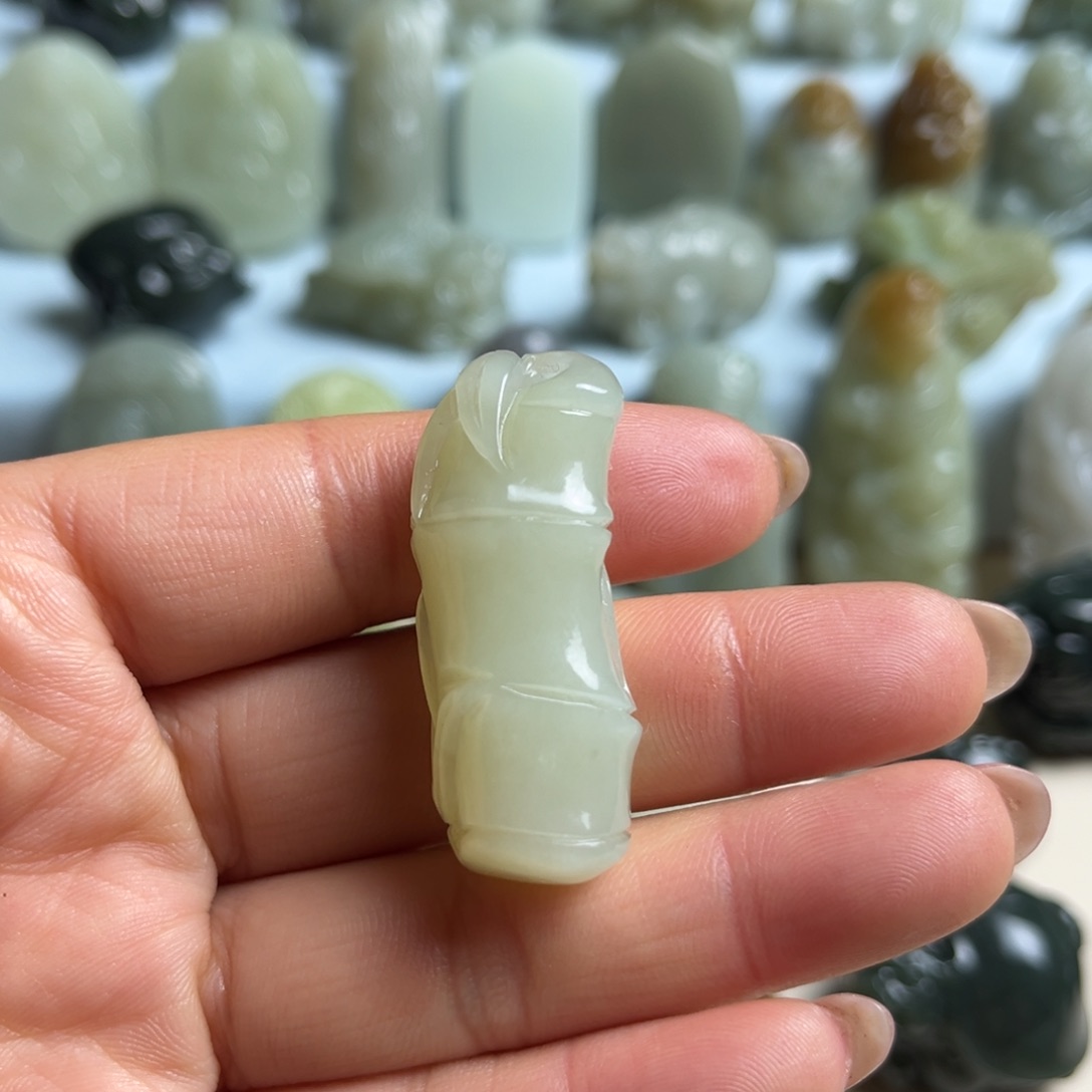 和田玉未镶嵌挂件