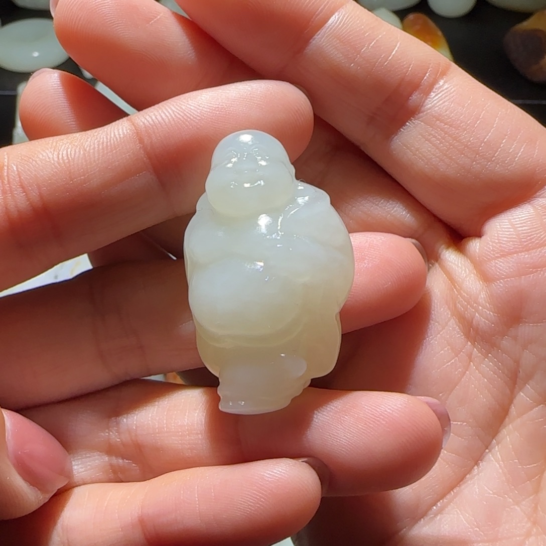 月***上和田玉未镶嵌颈饰