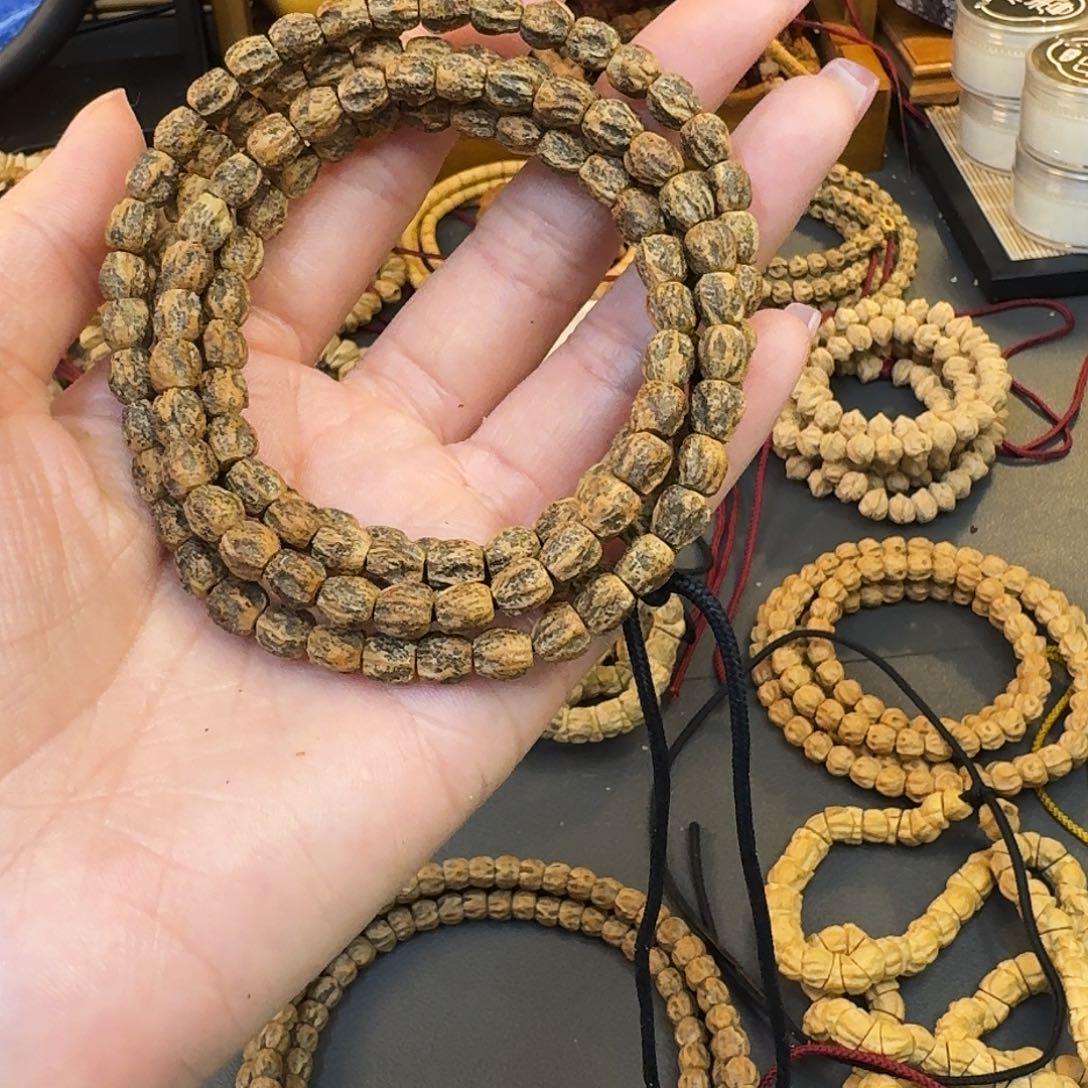 柏香籽/百香籽手串天****）