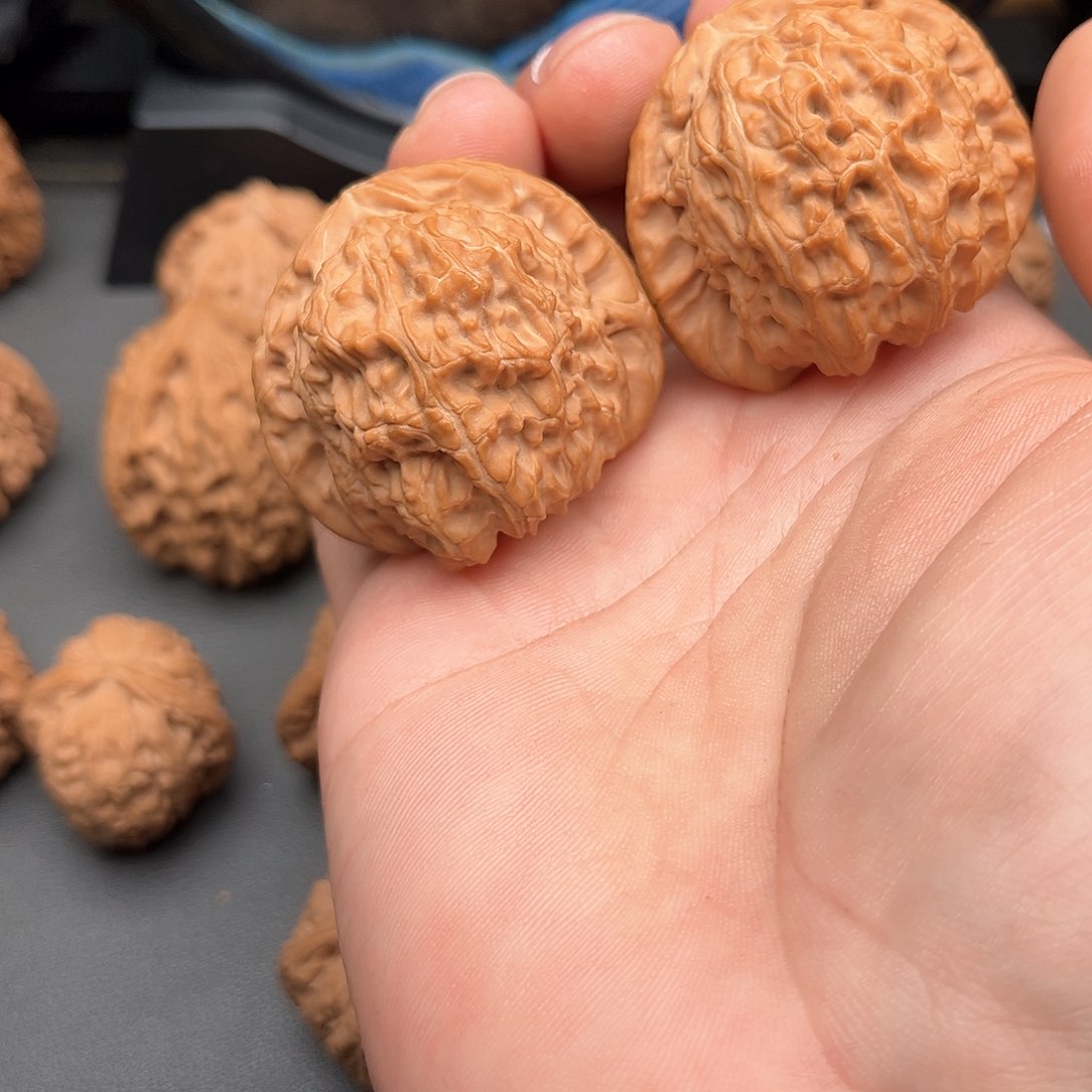 文玩核桃吊坠42白狮子