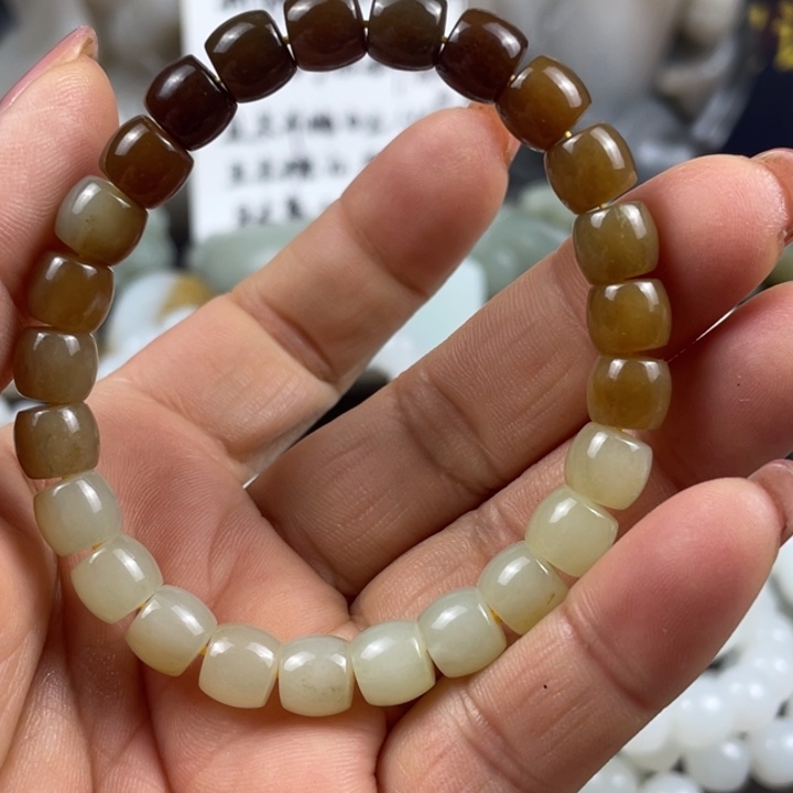 和田玉（糖玉）颈饰未镶嵌