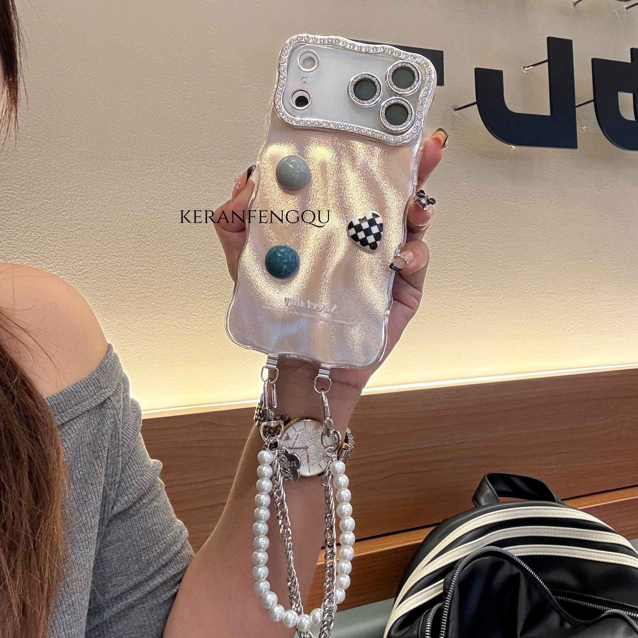 适用苹果17promax/16潮品新款高级水波纹全包满钻精孔镜框手机壳