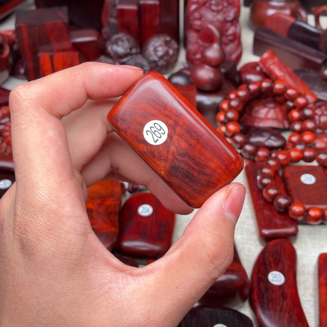 ****雨檀香紫檀（小叶紫檀）