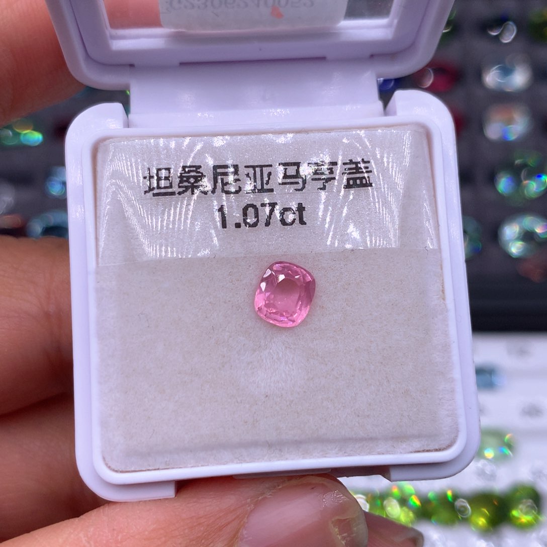 尖晶石裸石未镶嵌