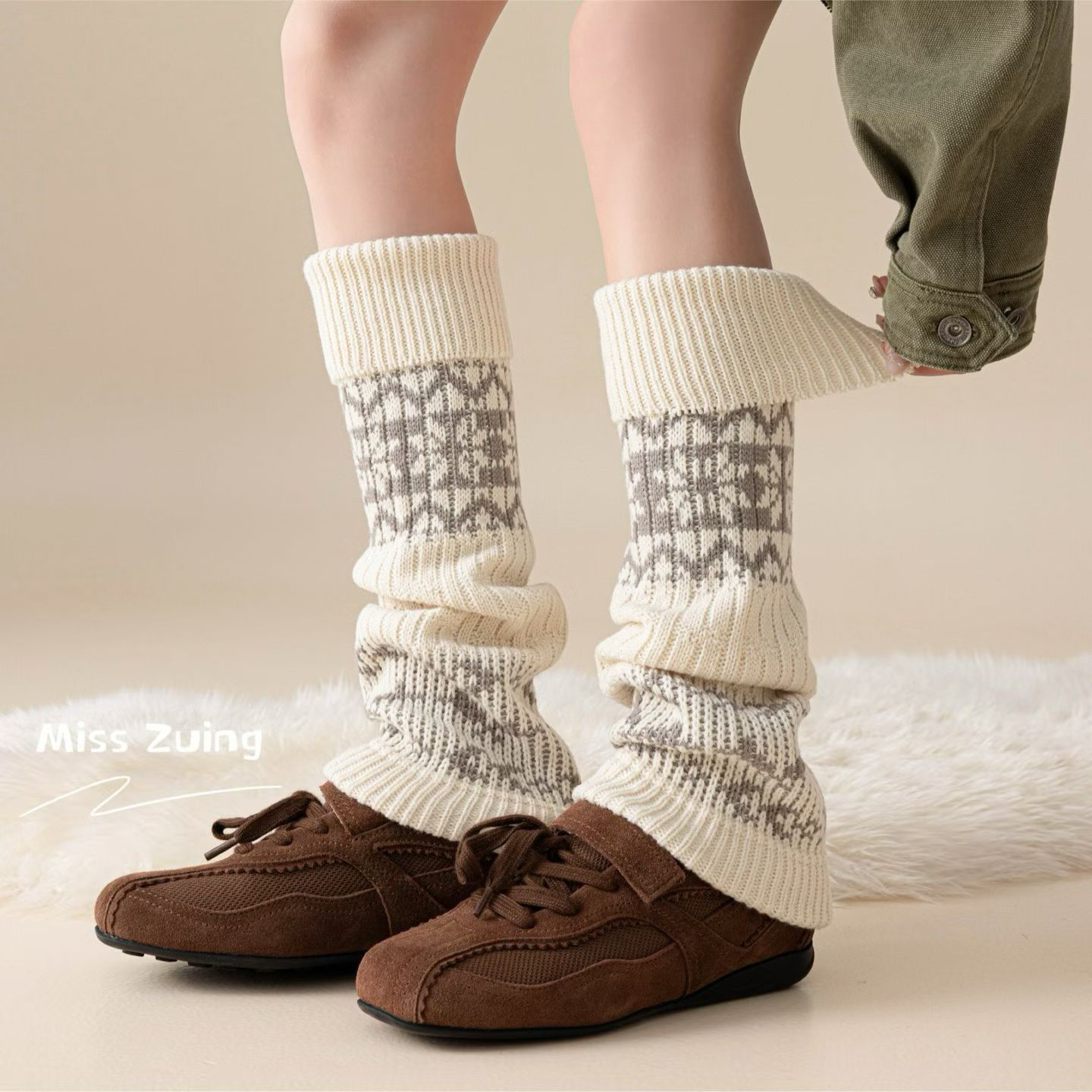 秋冬复古藏青色搭配灰色精致中筒堆堆袜适合搭配乐福鞋