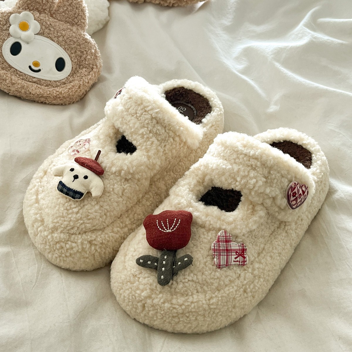 2025秋冬季新款厚底百搭踩屎感女毛拖鞋可爱玫瑰花小熊拖鞋女外穿
