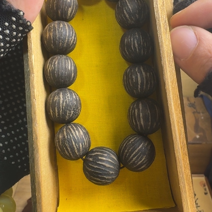 砖雕瓷器工艺品摆件等