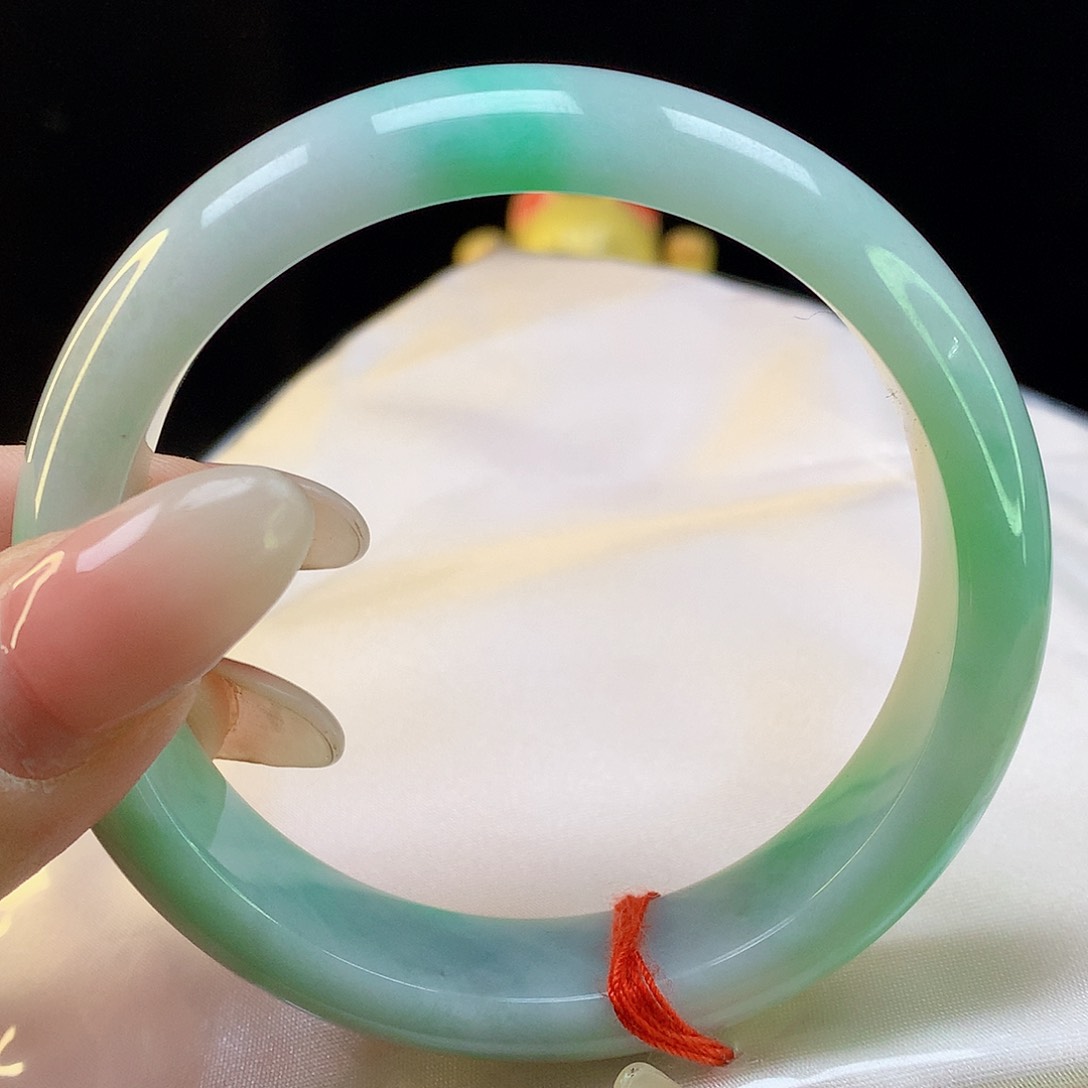 翡翠手镯未镶嵌天然翡翠5169
