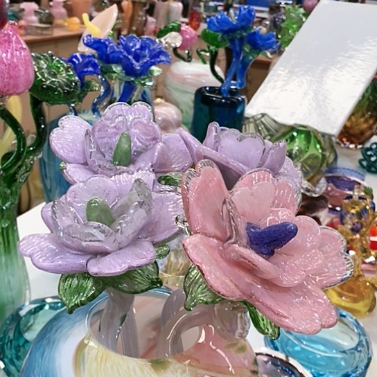 琉璃花瓶高45厘米宽9厘米