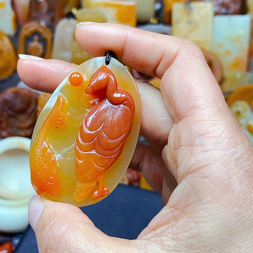 【闪购商品】石英质玉（黄龙玉）颈饰未镶嵌