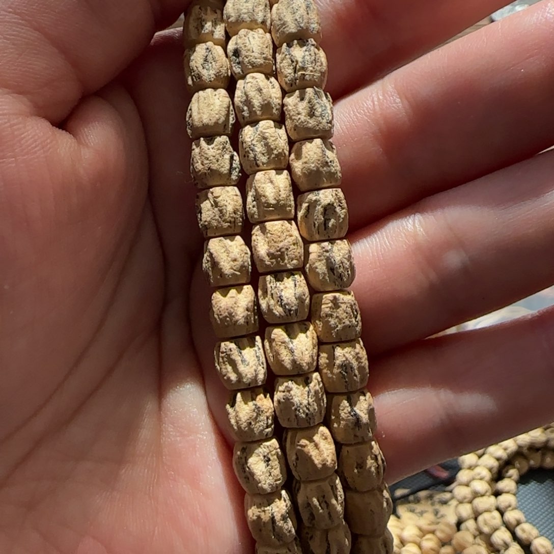 柏香籽/百香籽吊坠关**熊