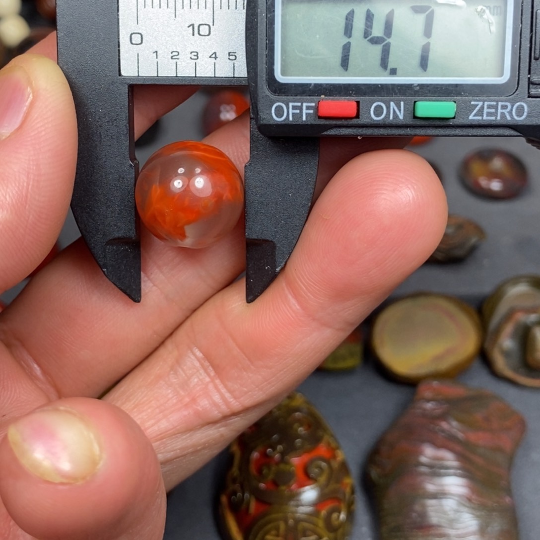 南红玛瑙珠子未镶嵌