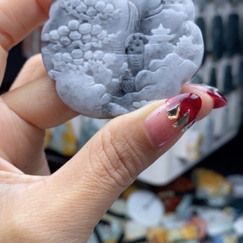 翡翠颈饰未镶嵌翡翠