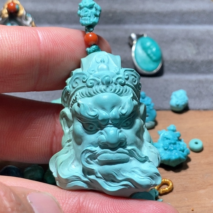 绿松石颈饰未镶嵌