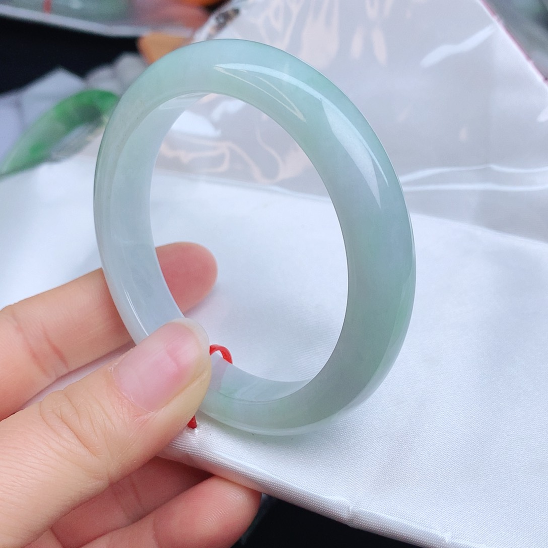 翡翠手镯未镶嵌8284xccvbnn