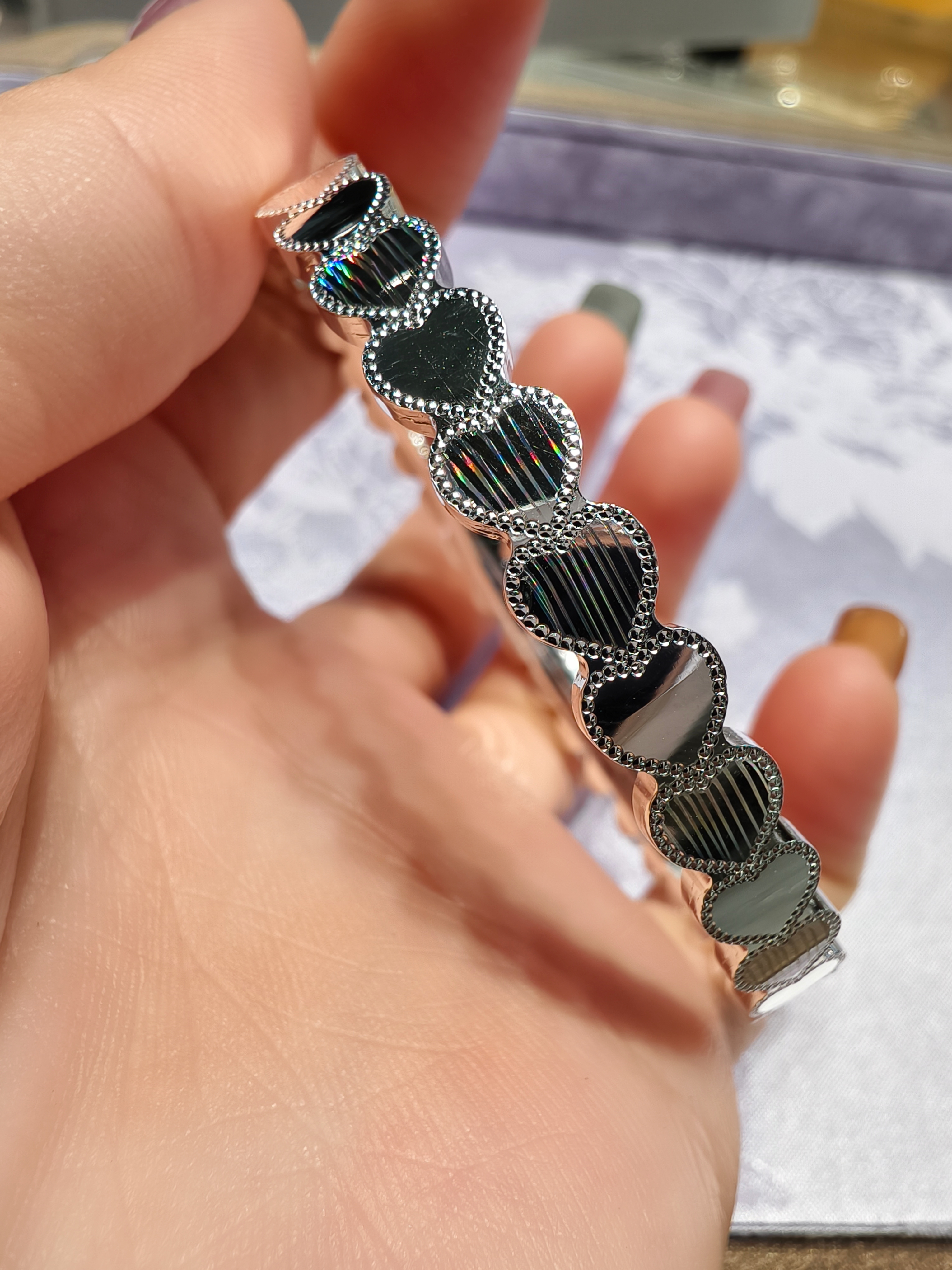 足银手镯 新款爱心足银手镯 幻彩工艺 实心CNC 闭口时尚款