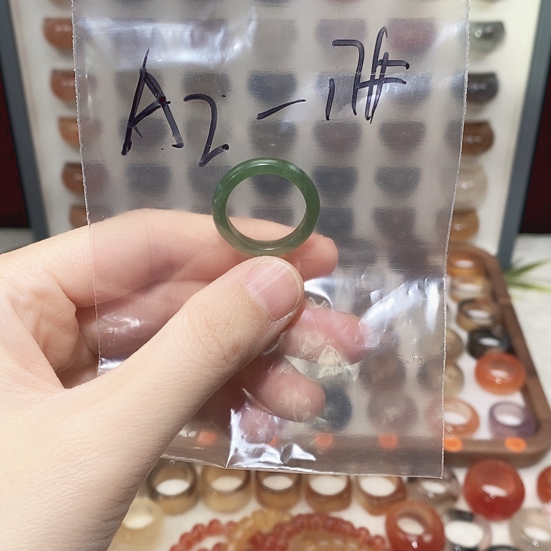 玛瑙/玉髓未镶嵌戒指港17码不退换岫玉
