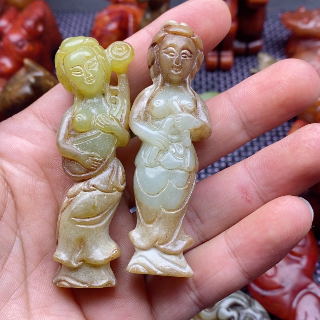 蛇纹石玉颈饰未镶嵌伍****理