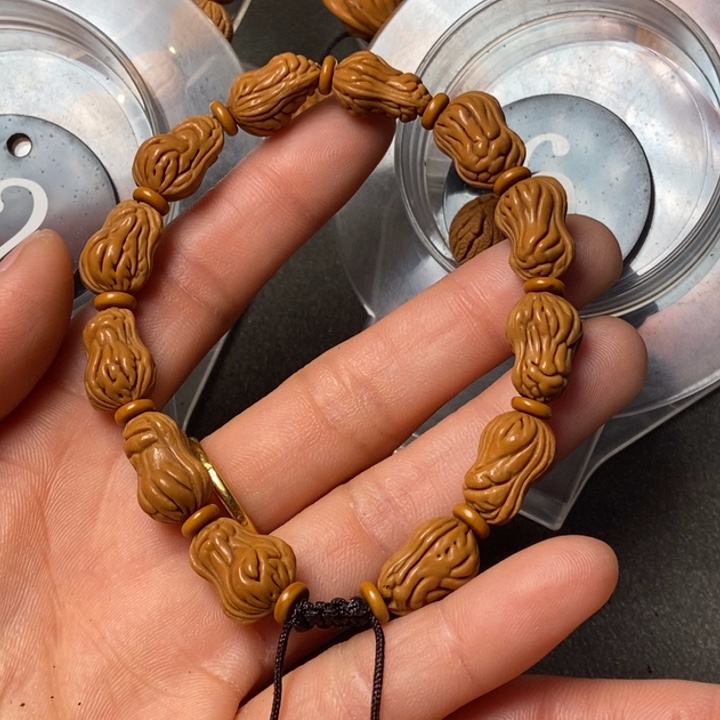 吊坠桃核陕西秦岭山桃核 