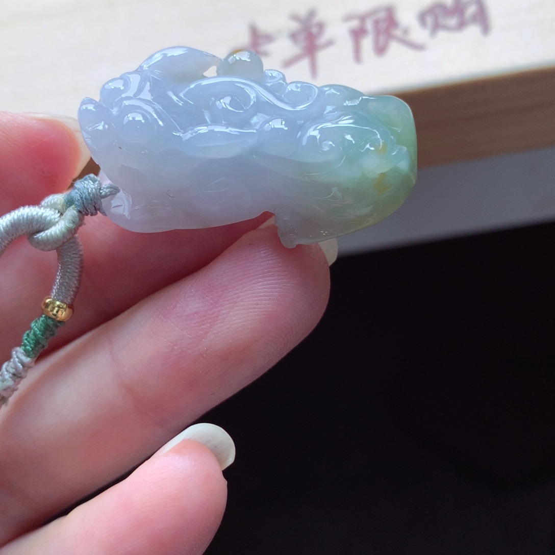 翡翠颈饰未镶嵌吊坠