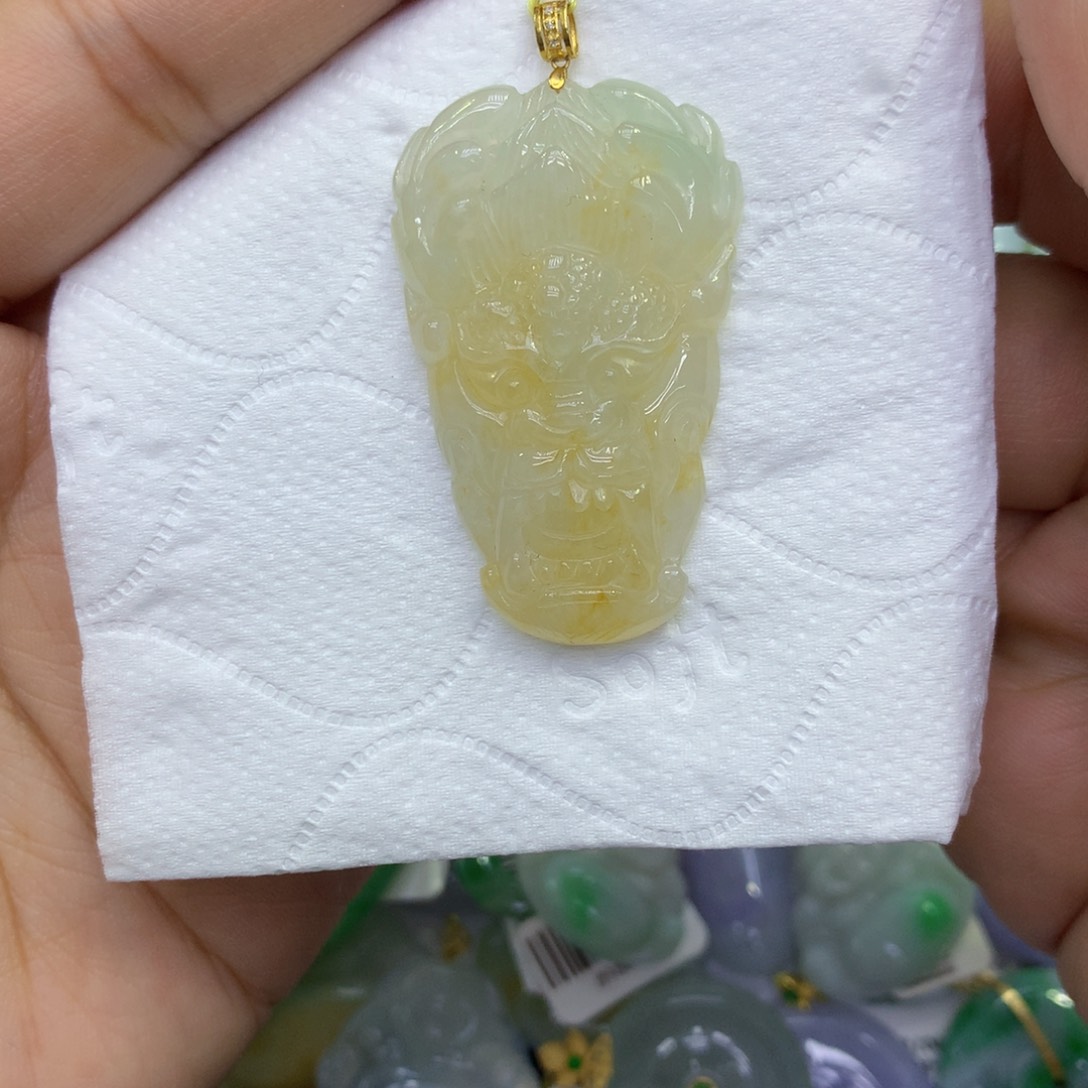 颈饰18K金镶嵌翡翠莹*