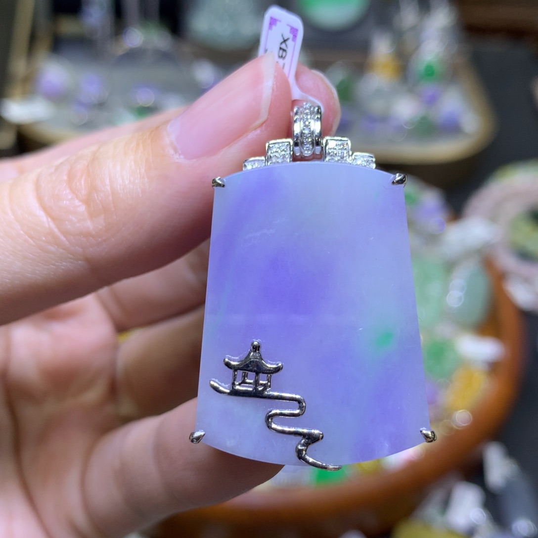 翡翠颈饰18K金镶嵌翡翠吊坠项链