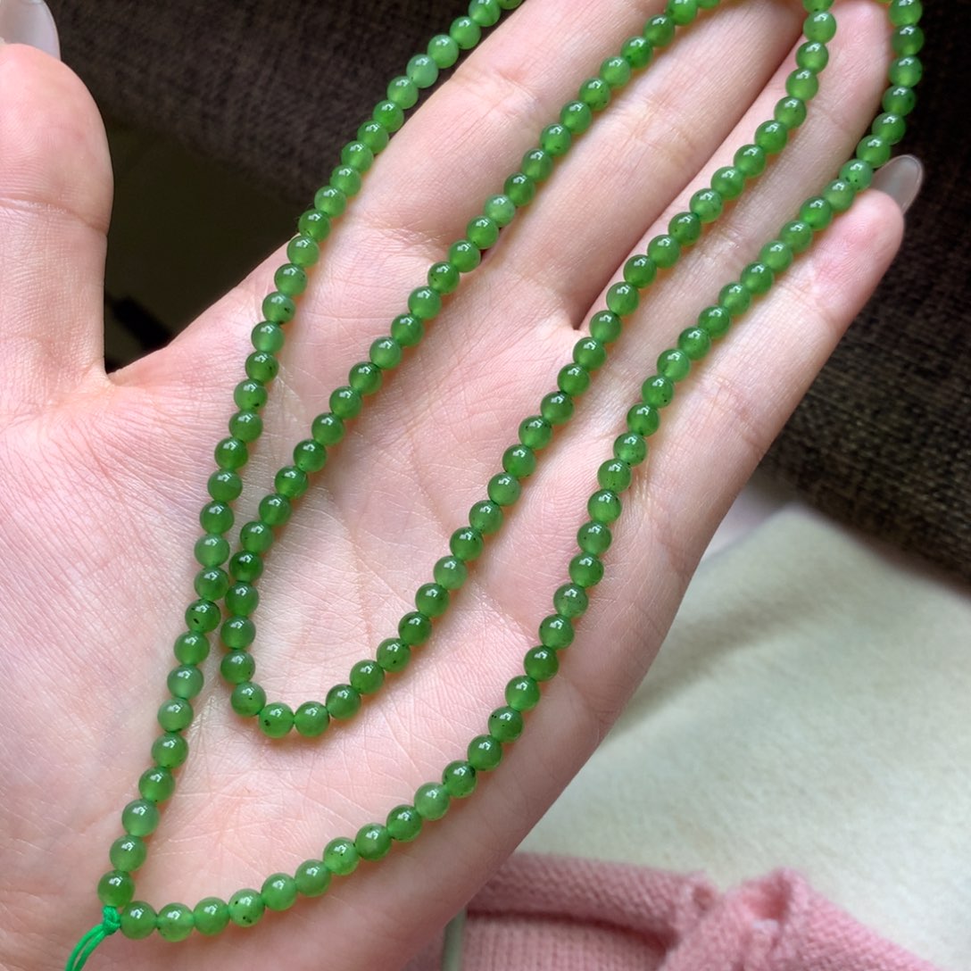 和田玉未镶嵌耳饰